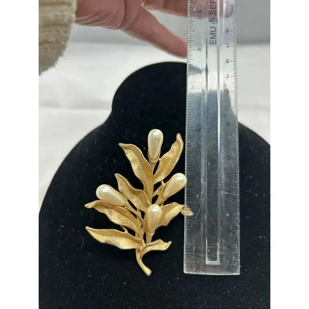 Arthur Pepper Mid-Century Faux Pearl Leaf Brooch Elegant 45 “nature luxe”